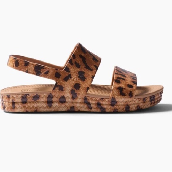 Reef Shoes - Reef Water Vista, NWT Leopard Sandals, Size 8